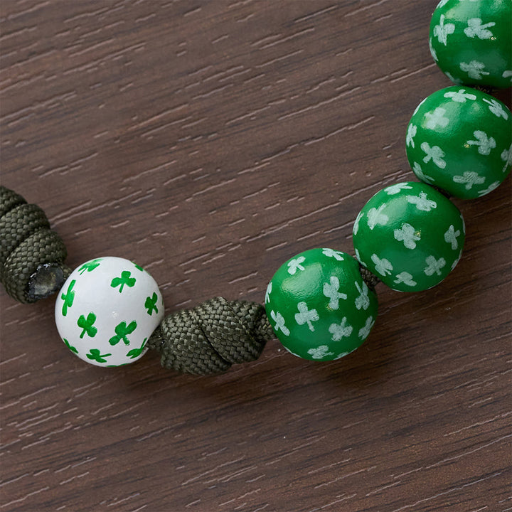 Christianartworkshop Irischer Segen, Glücksrosenkranz für die Hosentasche mit ewigem Knoten, grüne und weiße Holzperlen - image 13