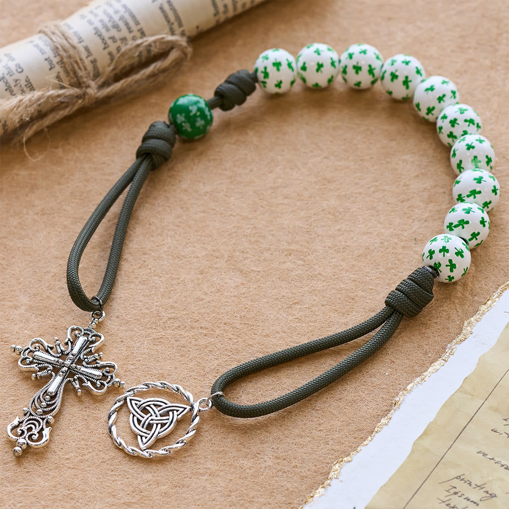Christianartworkshop Irischer Segen, Glücksrosenkranz für die Hosentasche mit ewigem Knoten, grüne und weiße Holzperlen - Weiß - image 3