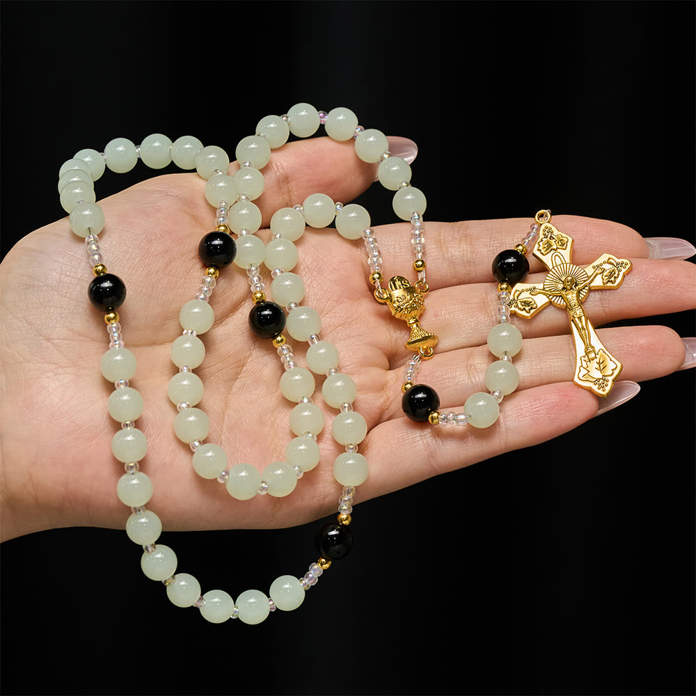 Christianartworkshop Eleganter Rosenkranz aus grünem und schwarzem Obsidian mit goldenem Kelch - Heiliger Kelch und Kruzifix - image 0
