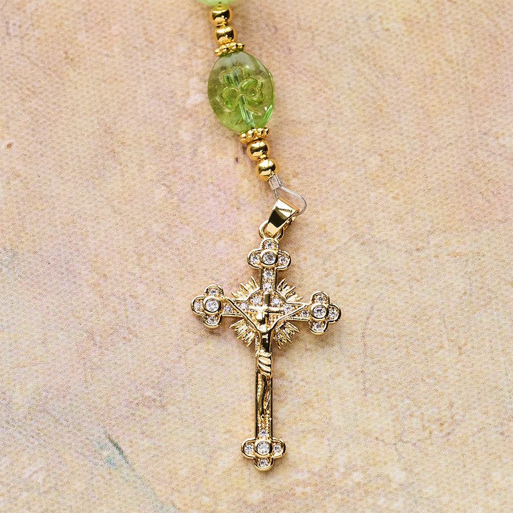 Christianartworkshop Keltischer Segen Schimmernder grüner Rosenkranz: Glücksklee mit goldenem Anhänger - image 9