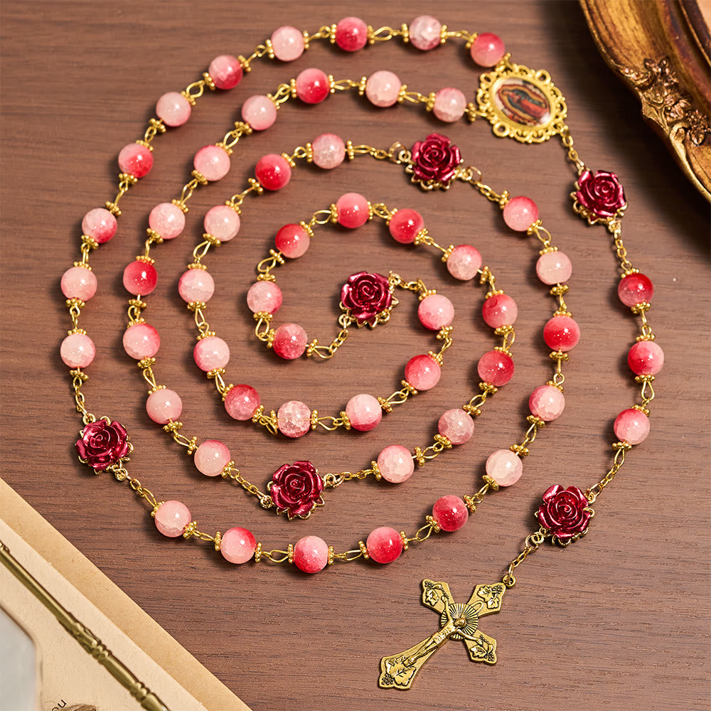 Christianartworkshop Rosenkranz aus rot-weißem Glas mit geschnitzten Rosen und goldenem Kruzifix - Unsere Liebe Frau und das Kruzifix - image 0