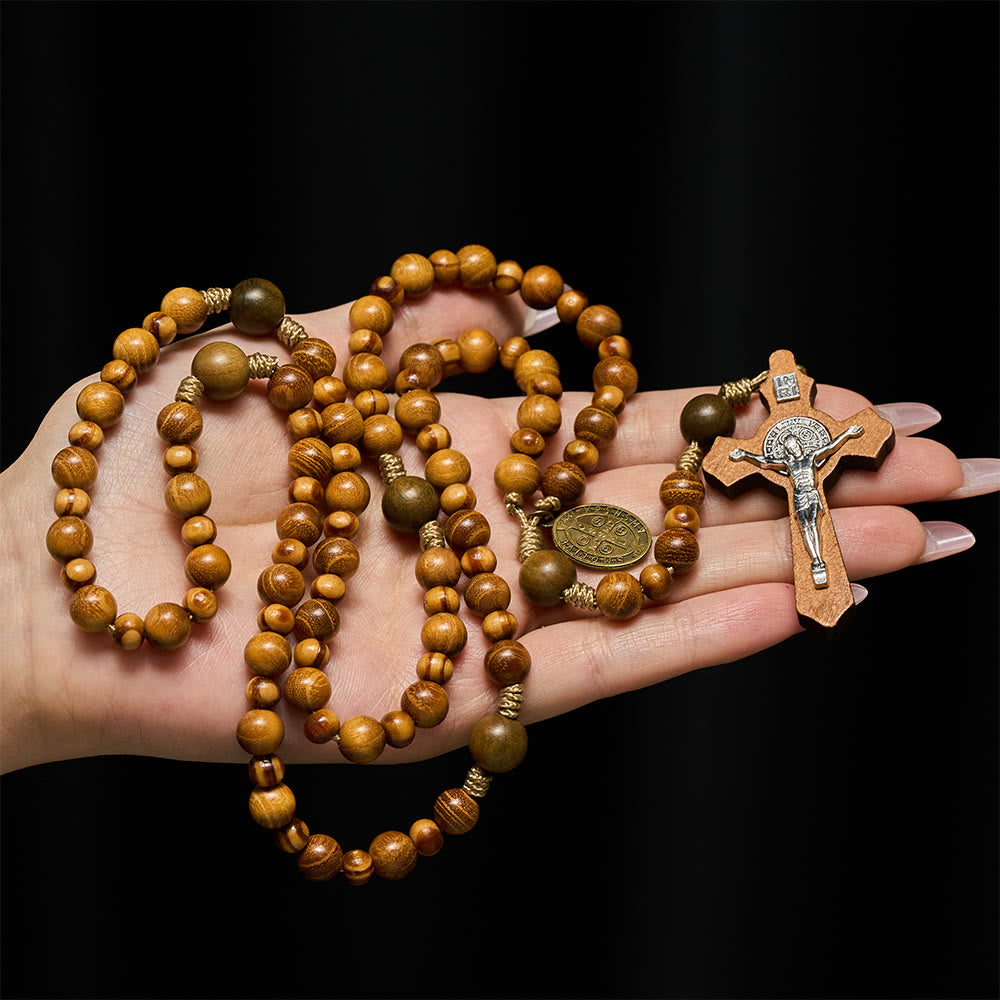 Christianartworkshop Traditioneller Rosenkranz aus Naturholz: Mischung aus gelbem Sandelholz, grünem Sandelholz und Kiefernholz - image 1