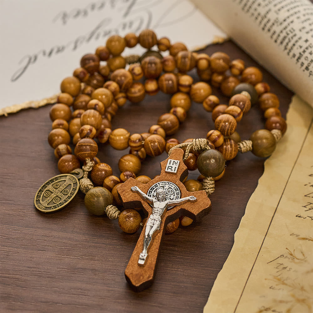 Christianartworkshop Traditioneller Rosenkranz aus Naturholz: Mischung aus gelbem Sandelholz, grünem Sandelholz und Kiefernholz - image 5