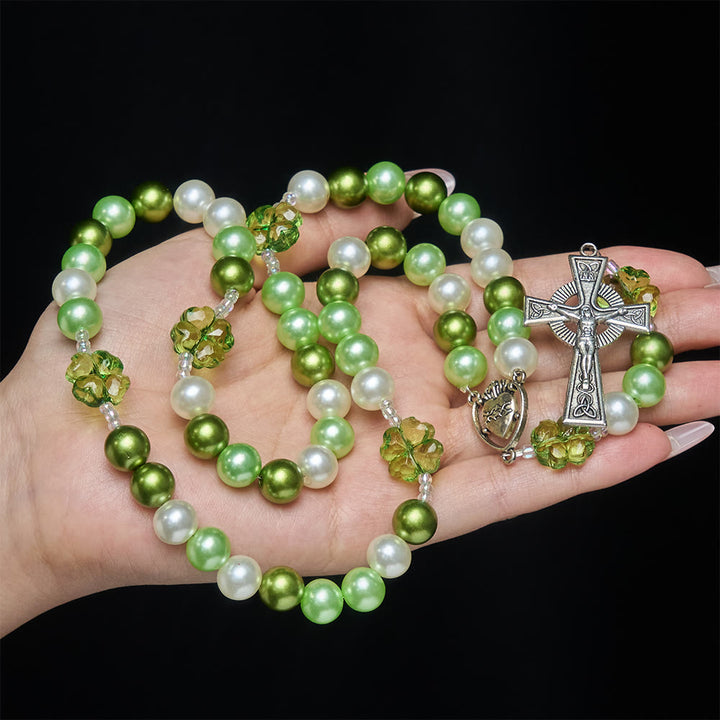 Christianartworkshop Rosenkranz „Glücksglaube“ in Grün mit Farbverlauf, verziert mit Herz Jesu und keltischem Kreuz - Heiliges Herz und keltisches Kreuz - image 0