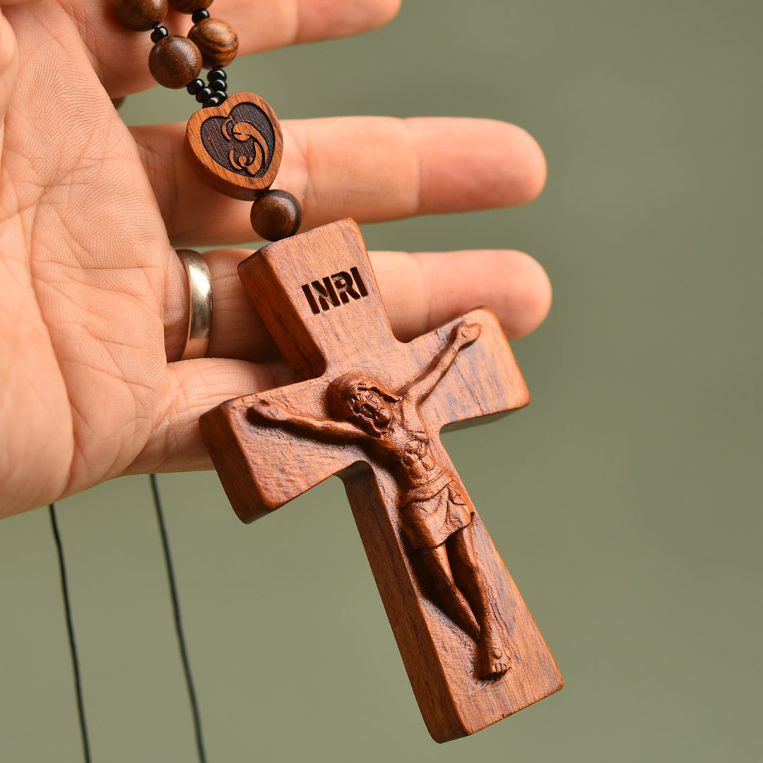 Christianartworkshop Zweifach gestalteter Rosenkranzanhänger aus Holz mit Kruzifix-Motiv: Ein Symbol für den Schutz des Reisenden - image 7