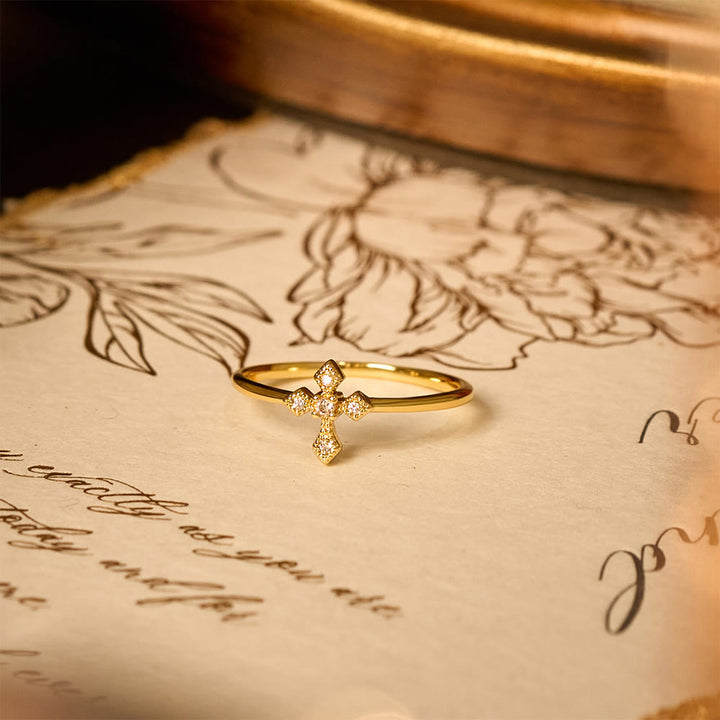 Christianartworkshop Zirkonbesetzter Kreuzring: Zeitlose Hingabe in Gold, Silber und Roségold - image 3