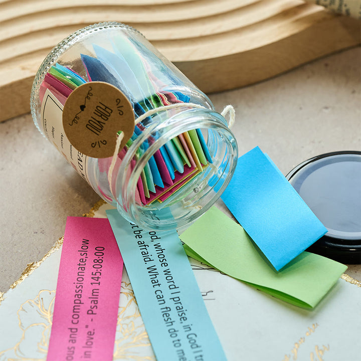 Christianartworkshop Farbcodiertes Einmachglas mit Bibelversen, Korkdeckel und Geschenkbox: Eine greifbare Erinnerung an die Heilige Schrift - image 2