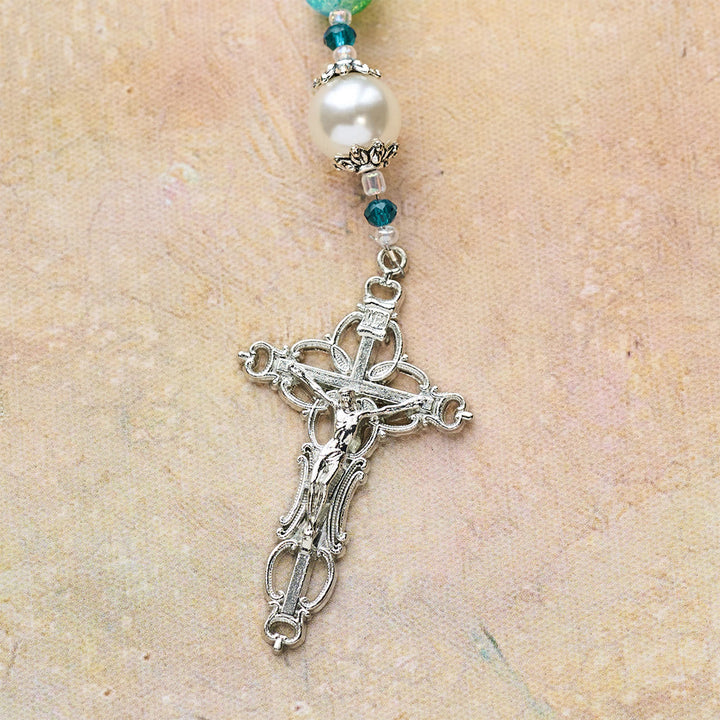Christianartworkshop Rosenkranz aus blau-grünem Glas mit betenden Händen und Kruzifix - image 8