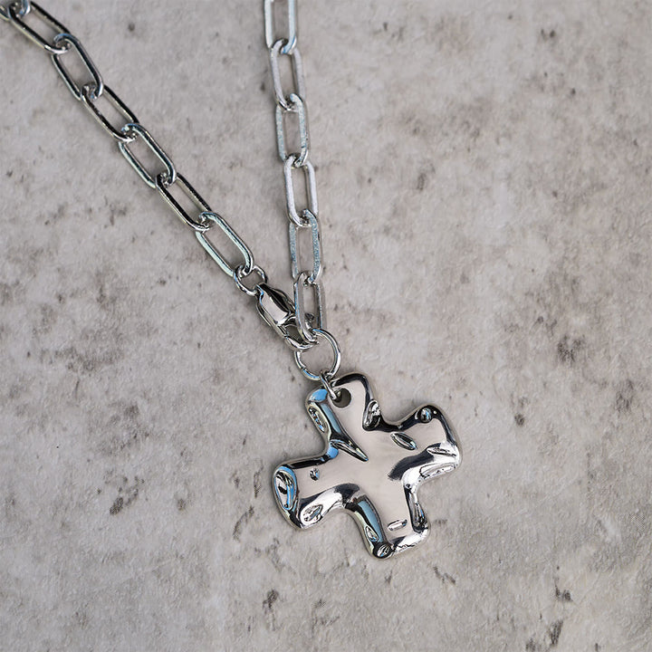 Minimalistische Kreuz-Halskette mit Büroklammer-Gliederkette von Christianartworkshop : Ein Symbol für modernen Glauben und Stil - image 8