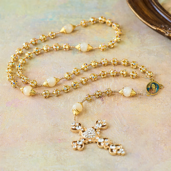 Christianartworkshop Funkelnder goldener Rosenkranz mit goldenen Perlen und der Muttergottes der Gnade - image 3