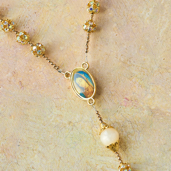 Christianartworkshop Funkelnder goldener Rosenkranz mit goldenen Perlen und der Muttergottes der Gnade - image 8