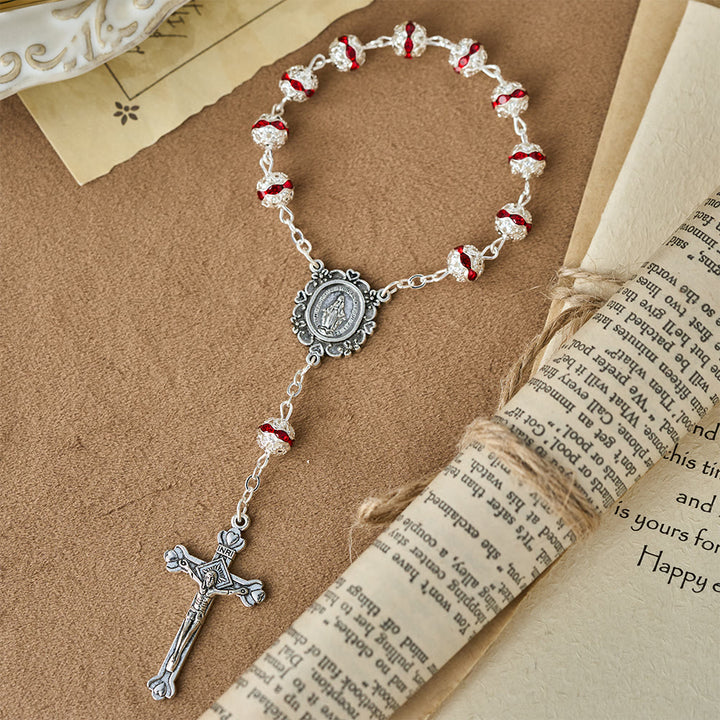 Funkelnder Rosenkranz mit Marienmedaille von Christianartworkshop : Symbol des Glaubens und der Gnade - Rot - image 6