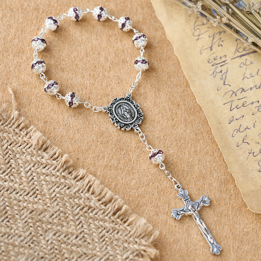 Funkelnder Rosenkranz mit Marienmedaille von Christianartworkshop : Symbol des Glaubens und der Gnade - image 11