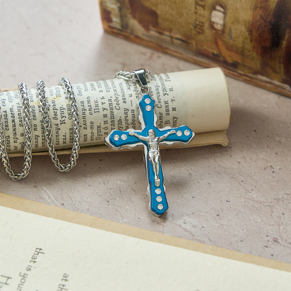 Christianartworkshop Detailreich gestaltete, blau/silberne Kruzifix-Halskette: Ein heiliges Accessoire für Andacht - Blau - image 1