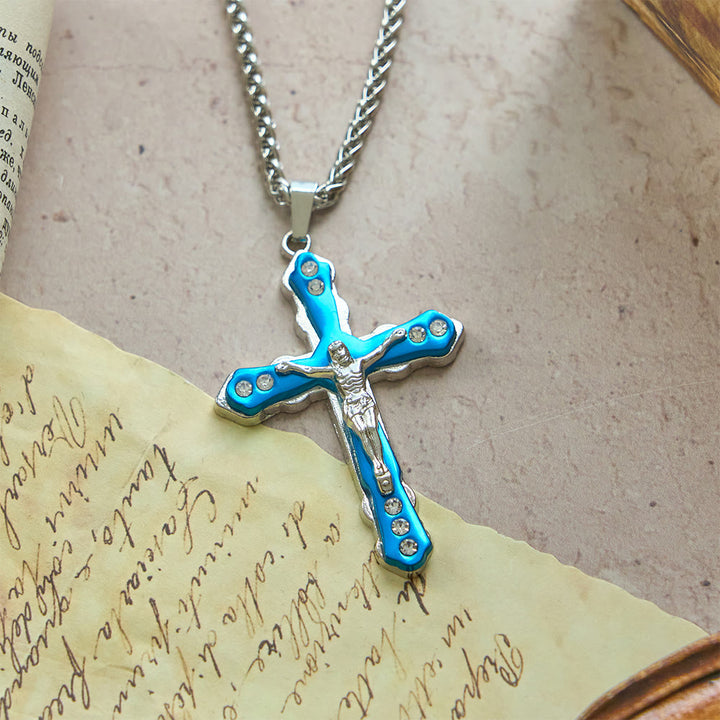 Christianartworkshop Blau/Silberne, detailreich gestaltete Kruzifix-Halskette: Ein heiliges Accessoire für Andacht - image 3