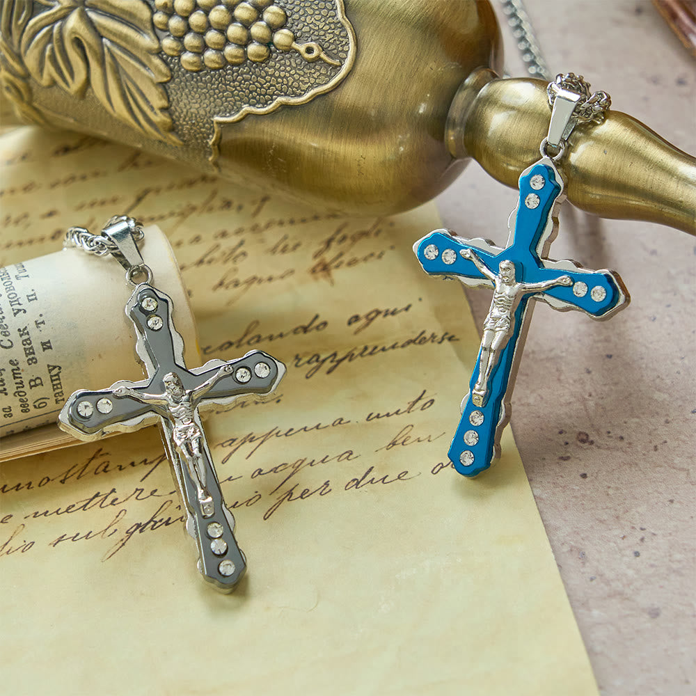 Christianartworkshop Blau/Silberne, detailreich gestaltete Kruzifix-Halskette: Ein heiliges Accessoire für Andacht - image 0