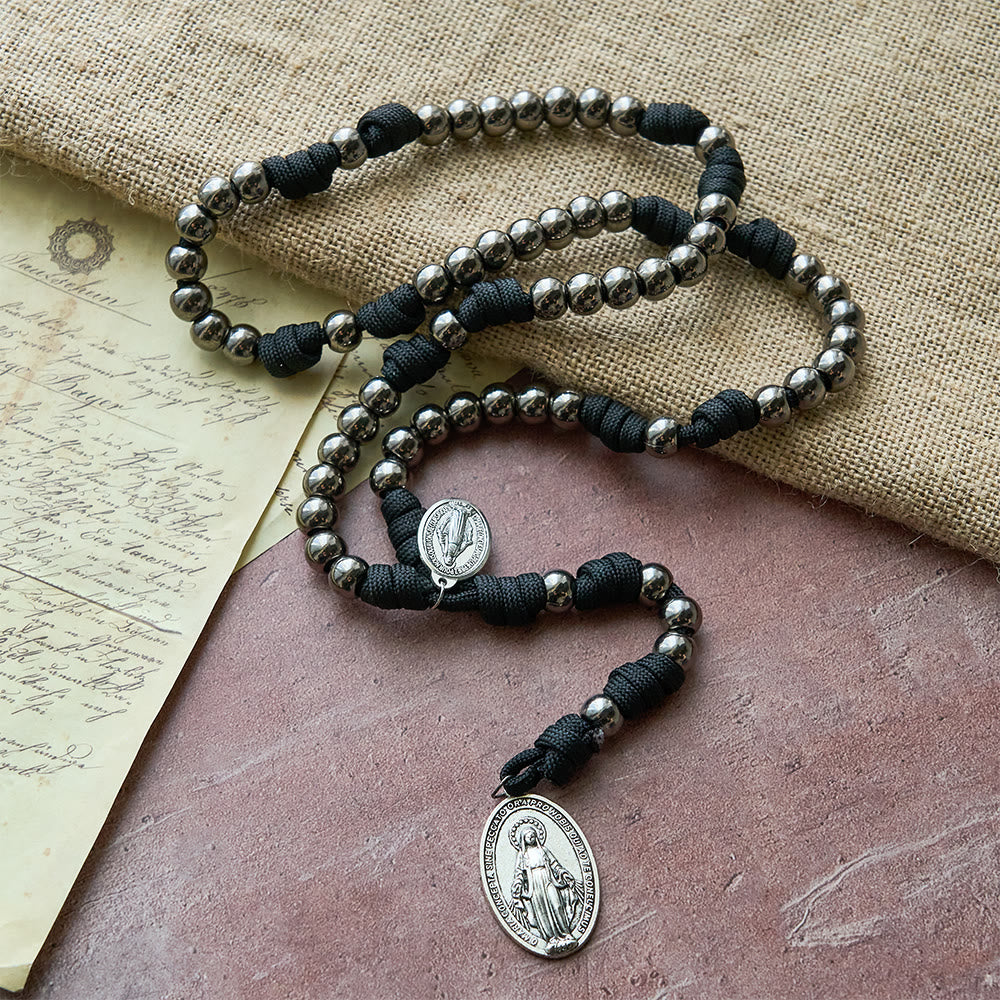 Christianartworkshop Rosenkranz der Sieben Schmerzen Mariens aus Paracord: Ein Symbol marianischen Mitgefühls und wundersamer Gnade - image 2