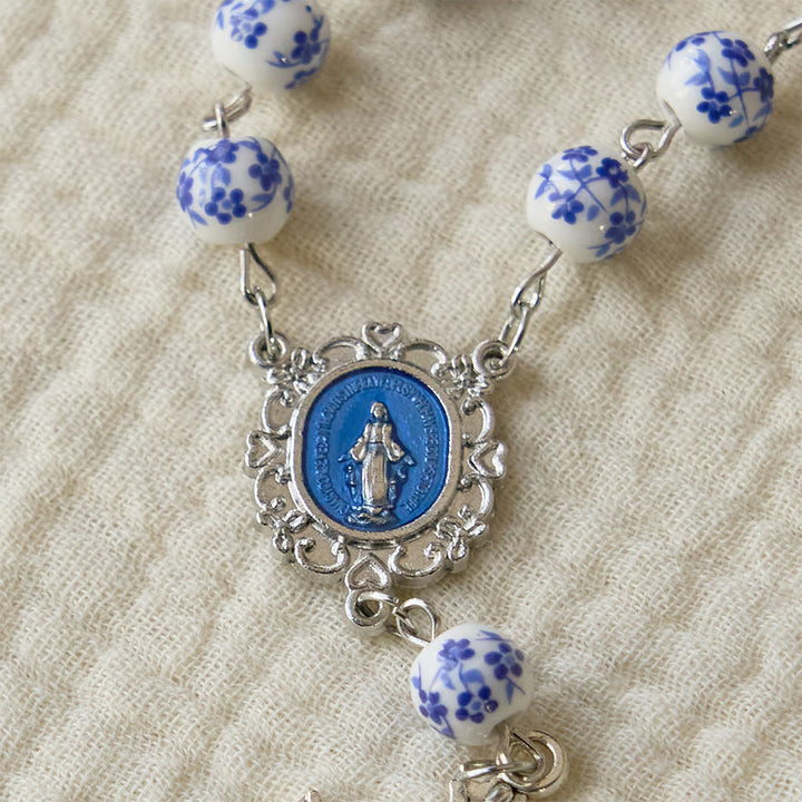 Christianartworkshop Blauer Rosenkranz aus Keramik fürs Auto: Ein Symbol marianischen Schutzes fürs Auto - image 7