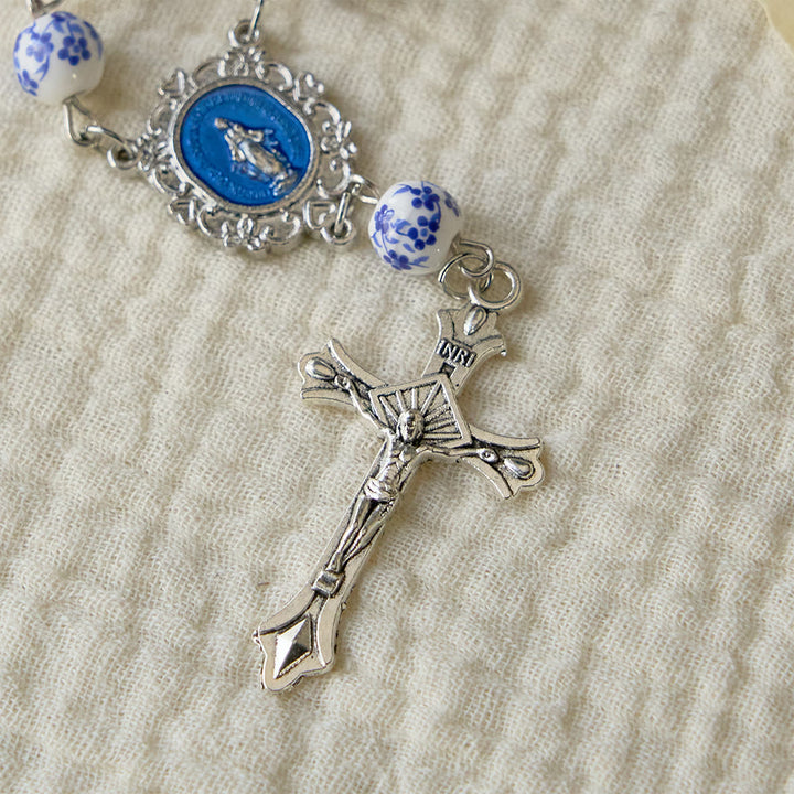 Christianartworkshop Blauer Rosenkranz aus Keramik fürs Auto: Ein Symbol marianischen Schutzes fürs Auto - image 8