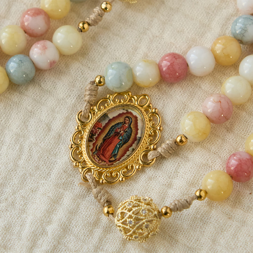 Christianartworkshop Rosenkranz in Pastellfarben mit Goldfiligran: Medaillon-Design „Unsere Liebe Frau“ aus Emaille - image 5
