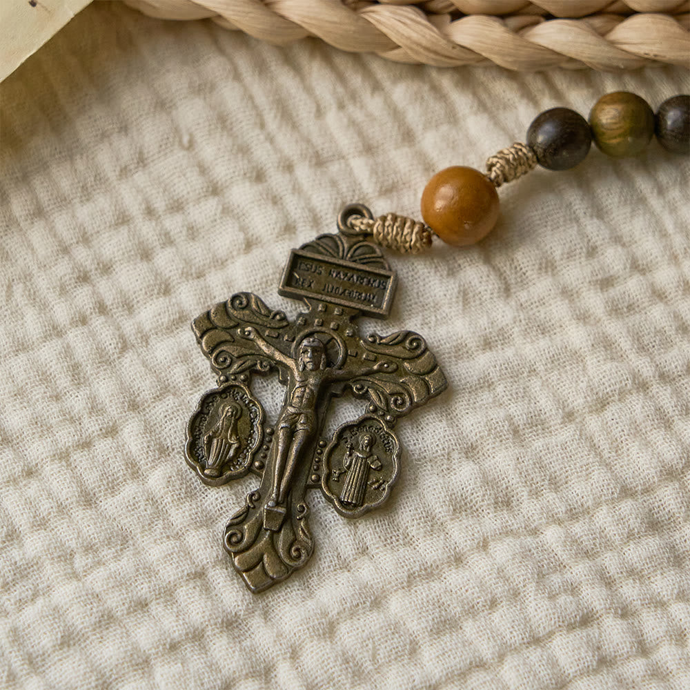 Christianartworkshop Rosenkranz aus Sandelholzperlen mit dem Heiligen Benedikt und Kruzifix: Bronzemedaillon-Design - image 6