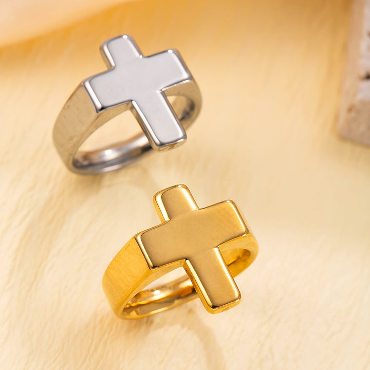 Christianartworkshop Metallring mit Kreuzmotiv: Polierte Oberfläche für zeitlosen Glaubensstil - image 0