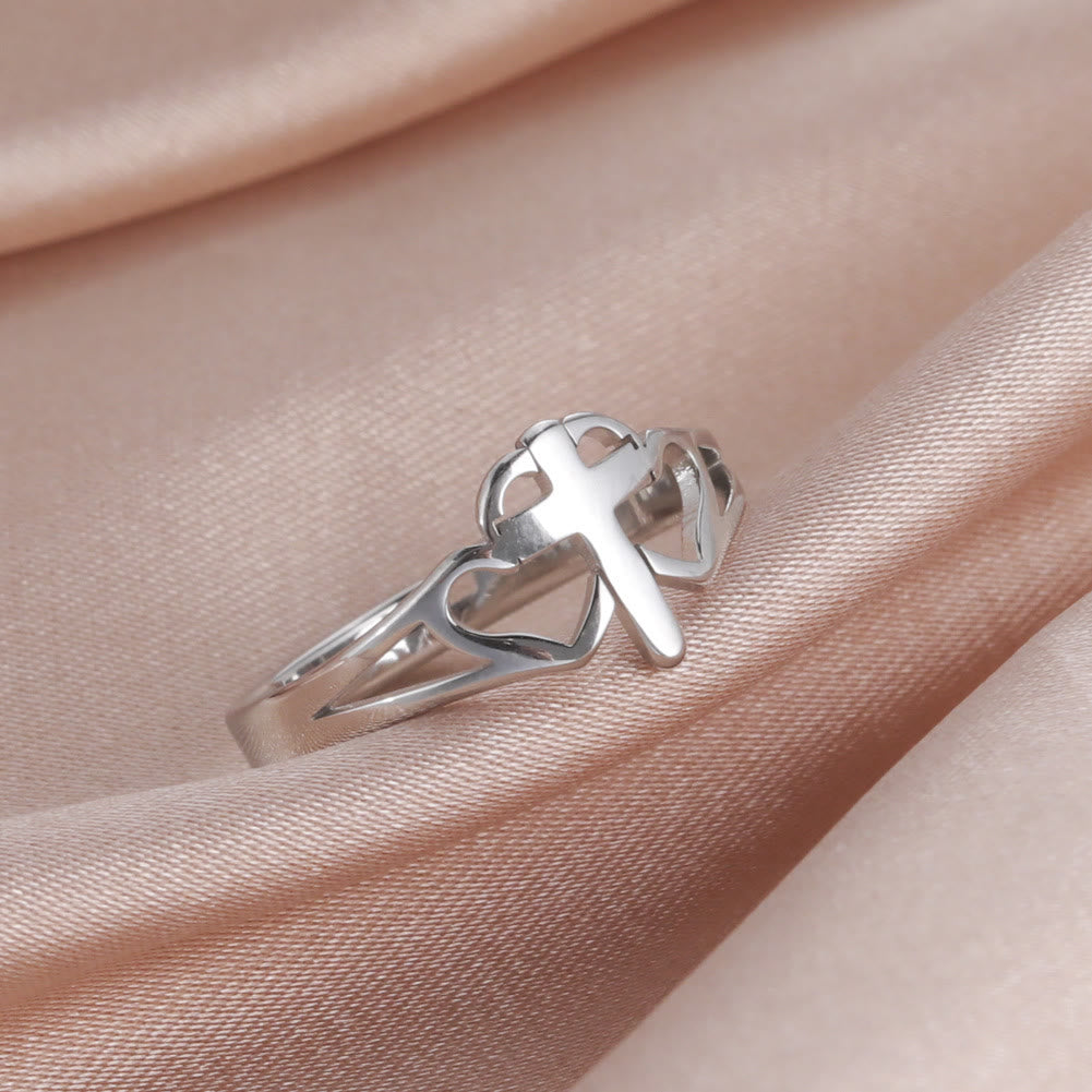 Christianartworkshop Ring mit Kreuz- und Herzausschnitt: Ein Symbol für Christi Liebe und treue Hingabe - Silber (Passend für US-Größen 7 - 9) - image 0