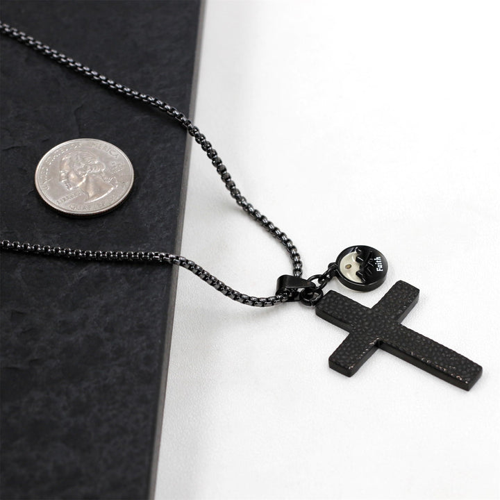 Christianartworkshop Senfkorn-Halskette mit strukturiertem Kreuz: Metallische Anhänger als spirituelle Erinnerung - image 3
