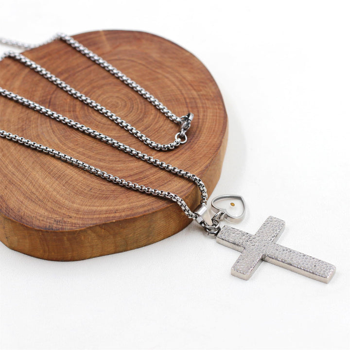 Christianartworkshop Senfkorn-Halskette mit strukturiertem Kreuz: Metallische Anhänger als spirituelle Erinnerung - image 9