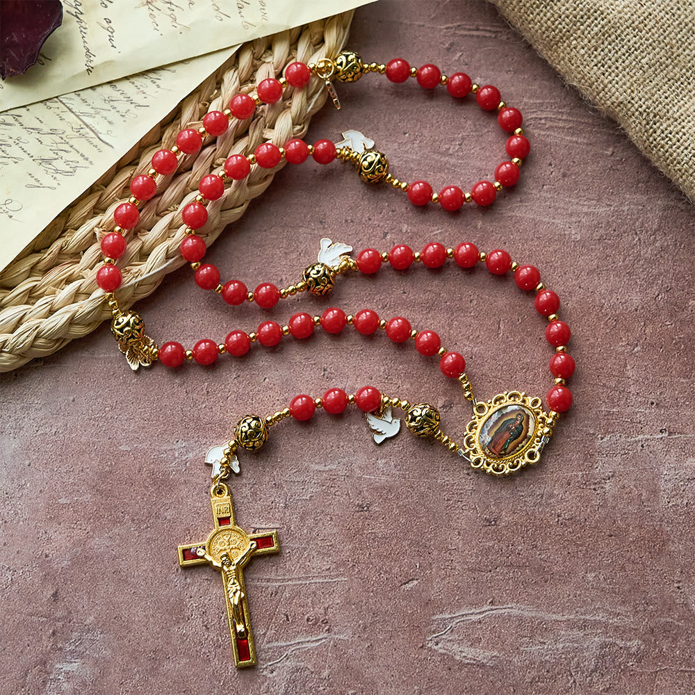 Christianartworkshop Rosenkranz mit der Taube des Heiligen Geistes: Rote Perlen und goldfarbenes Kruzifix für andächtiges Gebet - image 2