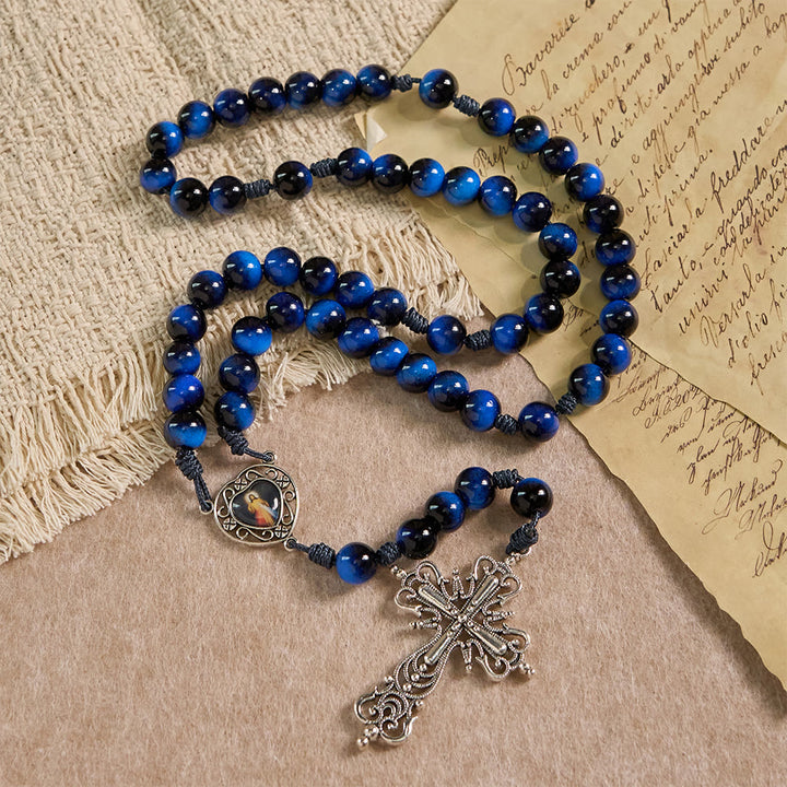 Christianartworkshop Rosenkranz aus blauem Tigerauge mit silberfarbenem Kruzifix: Ein Symbol für Gottes unerschütterliche Stärke - image 3