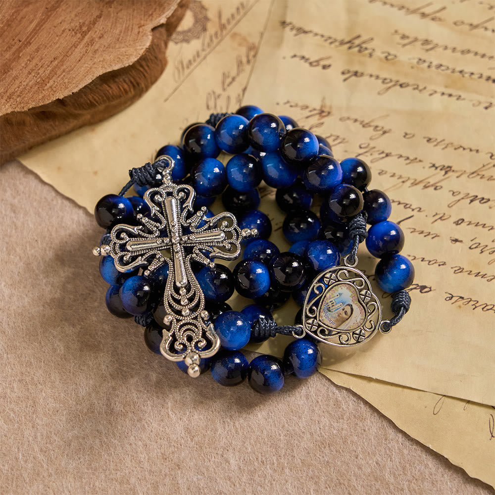 Christianartworkshop Rosenkranz aus blauem Tigerauge mit silberfarbenem Kruzifix: Ein Symbol für Gottes unerschütterliche Stärke - image 5