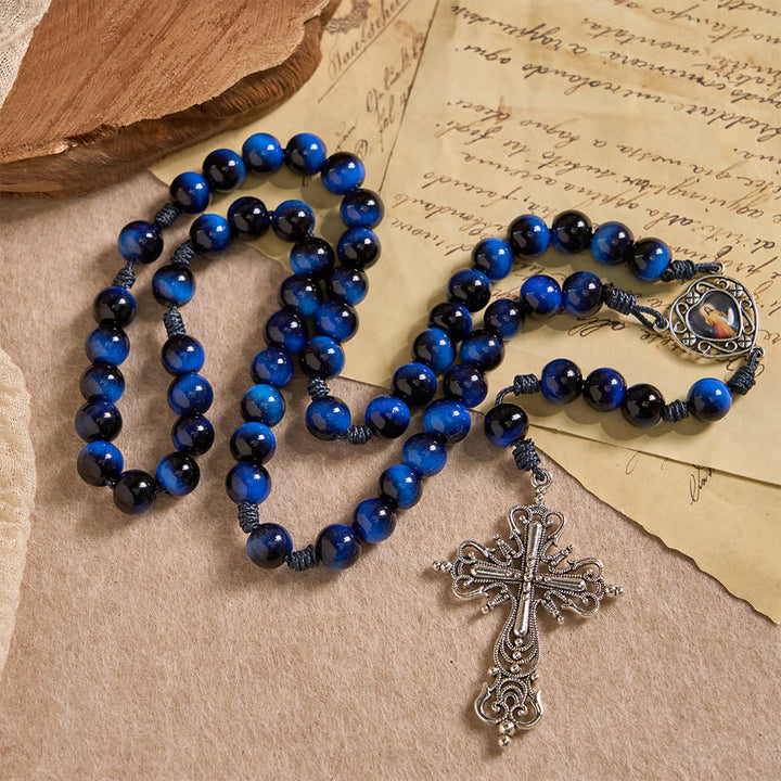 Christianartworkshop Rosenkranz aus blauem Tigerauge mit silberfarbenem Kruzifix: Ein Symbol für Gottes unerschütterliche Stärke - image 2
