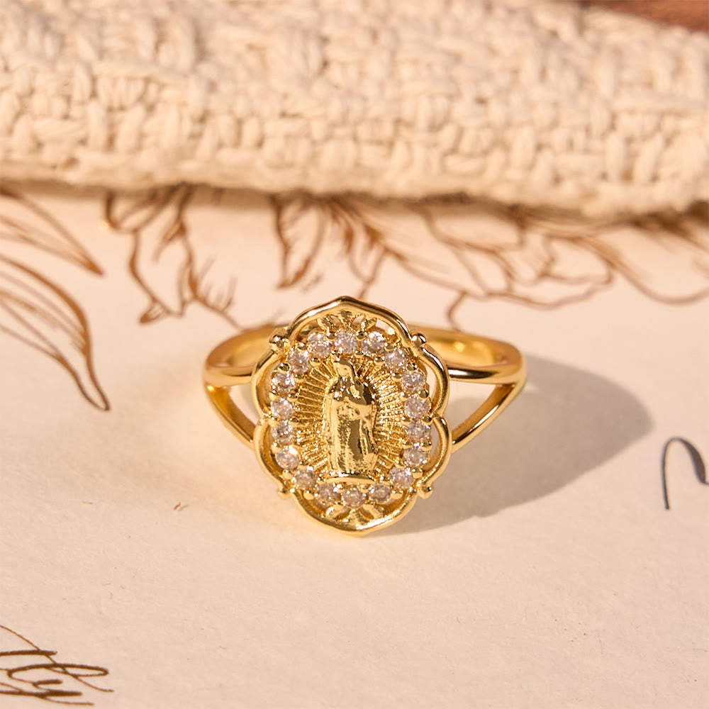Christianartworkshop Prunkvoller goldener Filigranring „Unsere Liebe Frau“: Die Verbindung von Eleganz und spiritueller Anmut - image 1