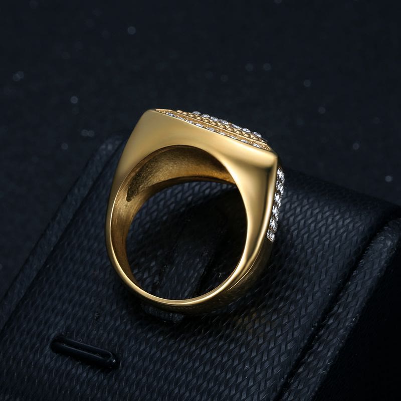 Christianartworkshop Ring mit kühnem Schildkreuz: Zeitloses Symbol für Glauben und Mut - image 2