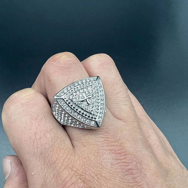 Christianartworkshop Ring mit kühnem Schildkreuz: Zeitloses Symbol für Glauben und Mut - image 4