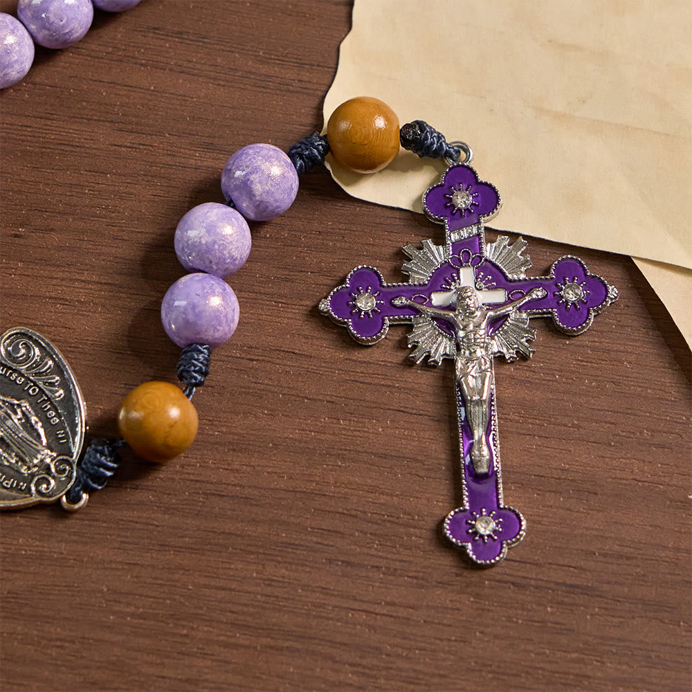 Christianartworkshop Andachtsrosenkranz aus violettem Glas mit Marienmedaille und Kruzifix - image 7