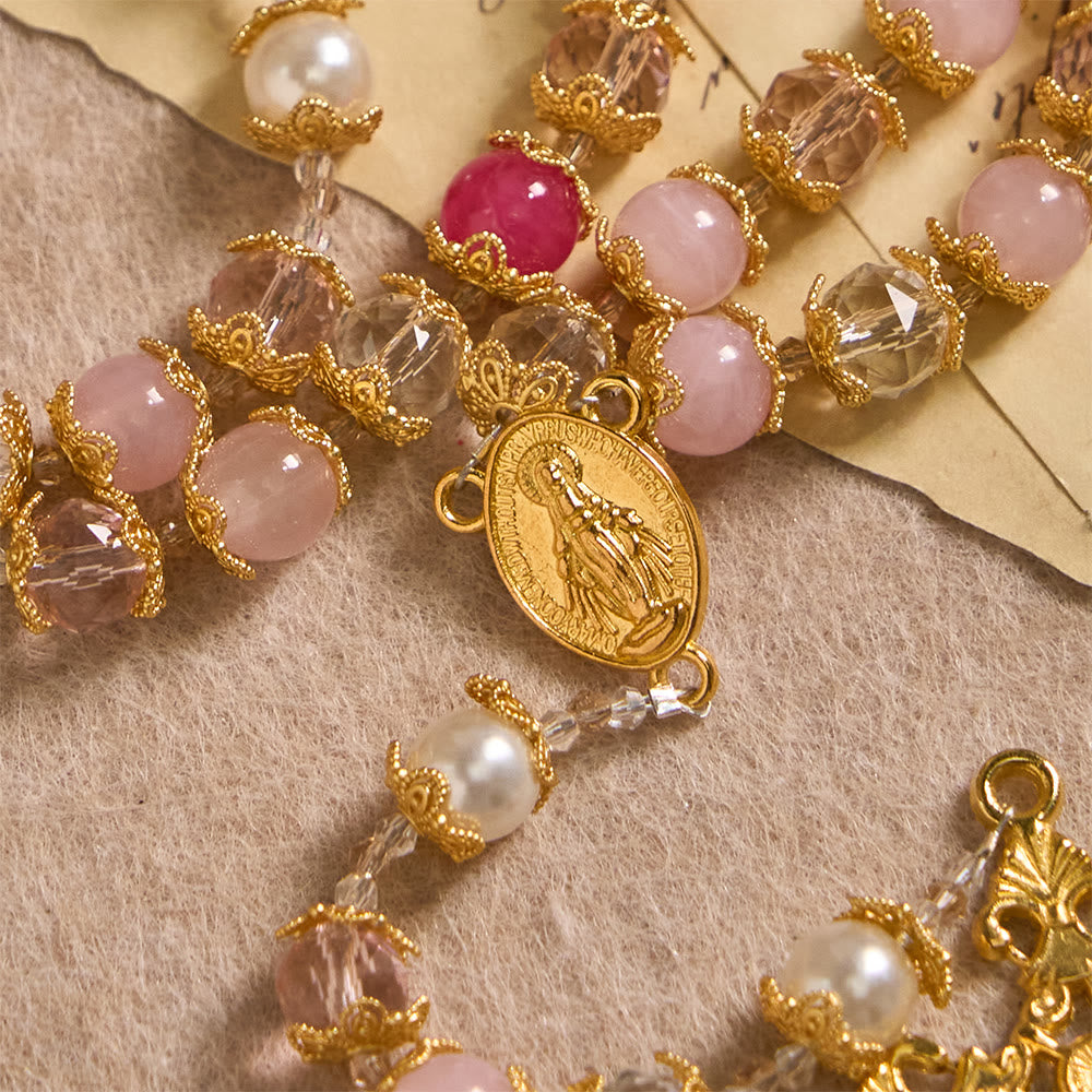 Christianartworkshop Rosenkranz aus rosafarbenem Glas mit Marienmedaille und Kruzifix: Heilige Liebe in eleganter Handwerkskunst vereint. - image 6