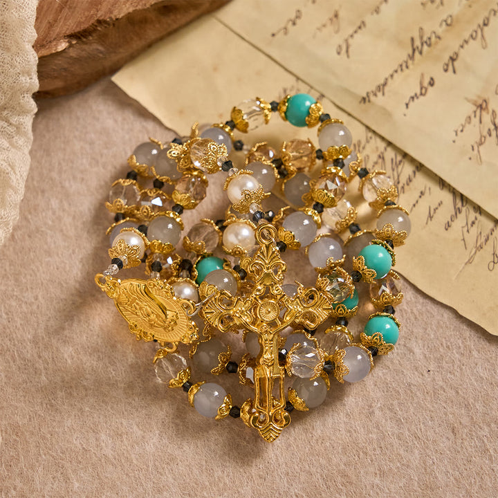 Christianartworkshop Rosenkranz aus blauen Glasperlen mit Marienmedaille und Kruzifix: Ein Symbol der Gnade in jedem Gebet - image 4
