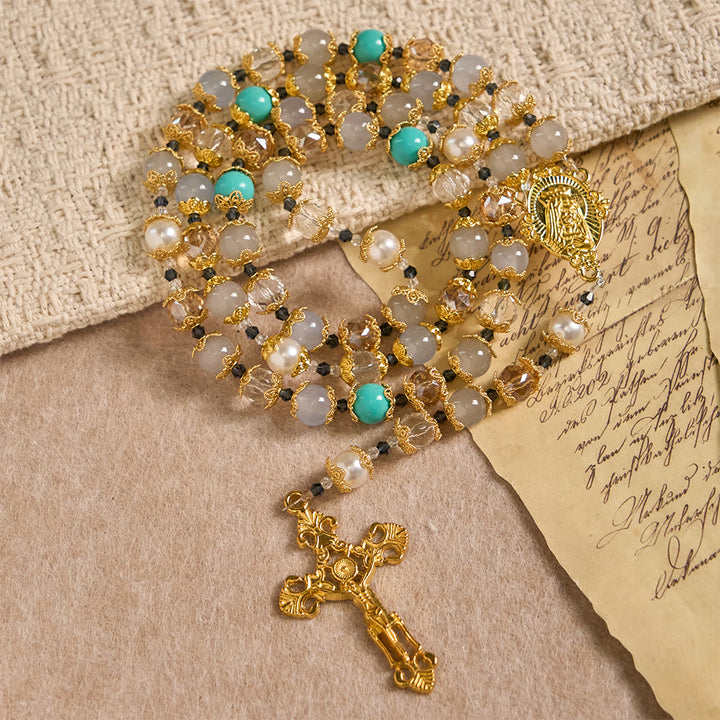 Christianartworkshop Rosenkranz aus blauen Glasperlen mit Marienmedaille und Kruzifix: Ein Symbol der Gnade in jedem Gebet - image 3
