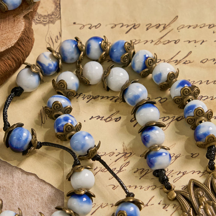 Christianartworkshop Blau-weißer Rosenkranz mit Wundermedaille: Ein Zeichen himmlischer Fürsprache - image 6