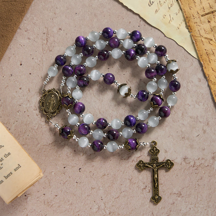 Christianartworkshop Rosenkranz mit Katzenaugenperlen und Marienmedaille: Ein Symbol göttlicher Führung und des Glaubens - image 1