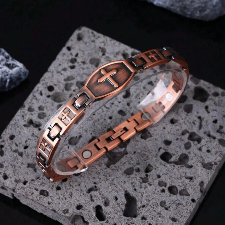 Christianartworkshop Gliederkettenarmband mit Kreuzgravur: Ein Symbol göttlicher Stärke und Glauben - image 8