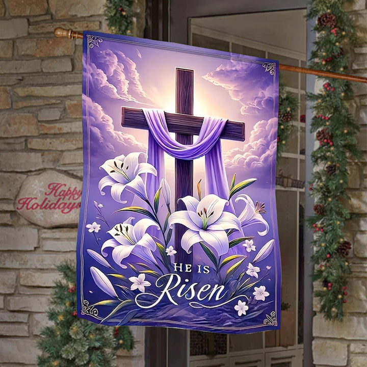 Christianartworkshop Gartenflagge mit Auferstehungskreuz, Lilien und violettem Stoff: Ein Zeichen himmlischer Freude - image 1