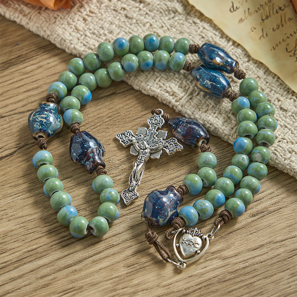 Christianartworkshop Rosenkranz aus Keramik mit Orchideenfisch-Motiv, Herz-Jesu-Verzierungen und kunstvollem Kruzifix - image 3