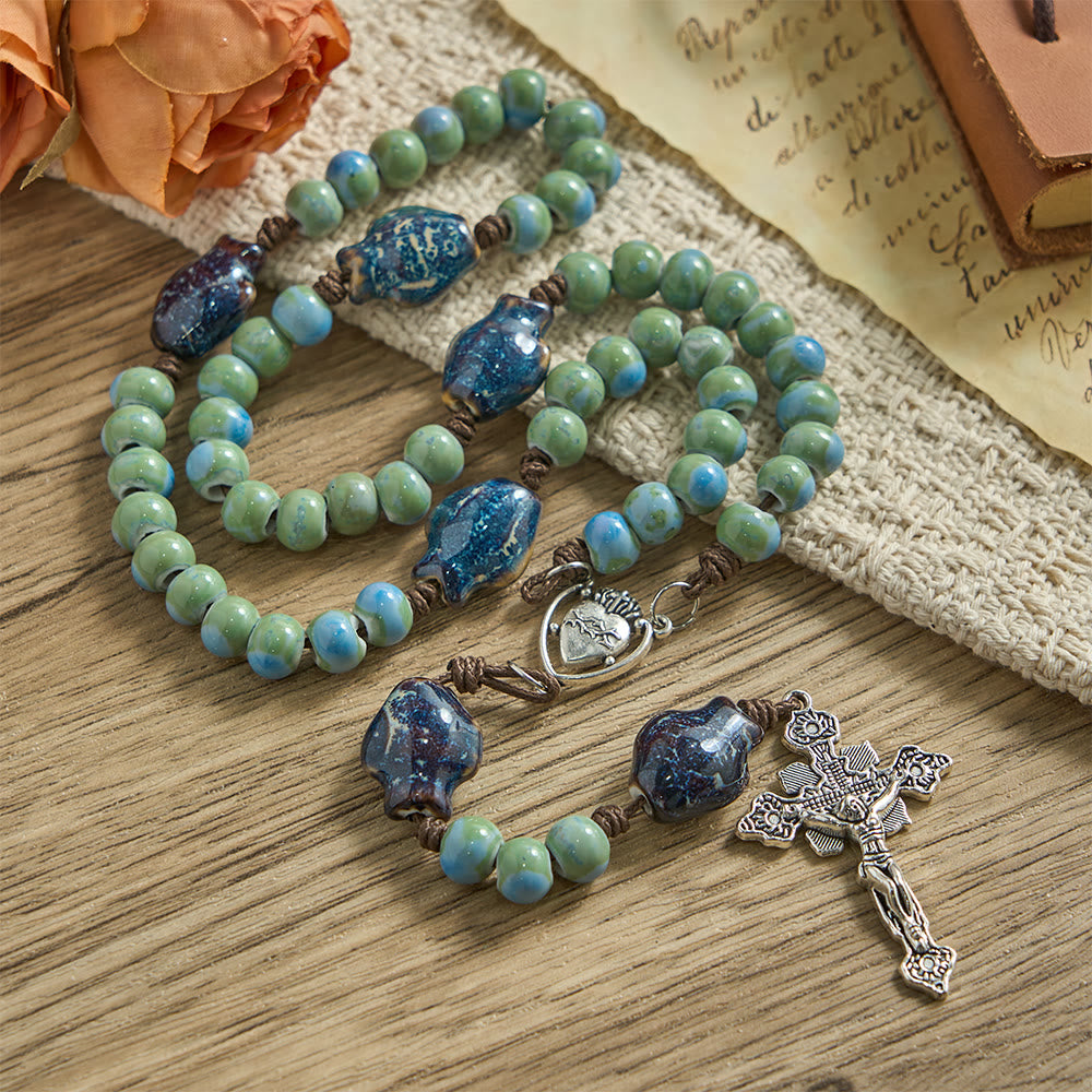 Christianartworkshop Rosenkranz aus Keramik mit Orchideenfisch-Motiv, Herz-Jesu-Verzierungen und kunstvollem Kruzifix - image 5