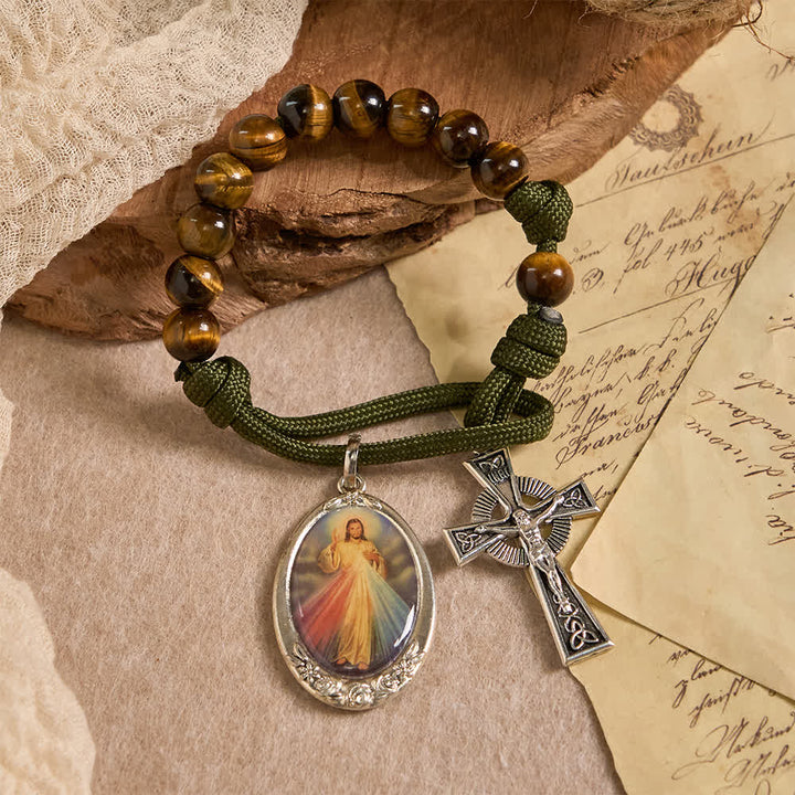 Christianartworkshop Tigeraugen-Taschenrosenkranz mit der Göttlichen Barmherzigkeit: Mut & Glaube mit Paracord-Design - Göttliche Barmherzigkeit und Kruzifix - image 0