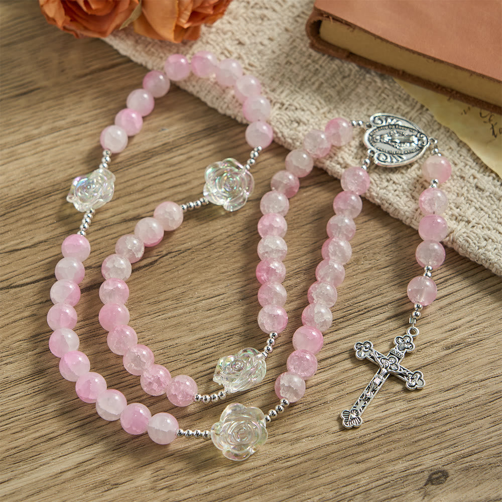 Rosenkranz aus hellgrünen Glasperlen von Christianartworkshop mit Rosenverzierungen und Wundermedaille - image 10