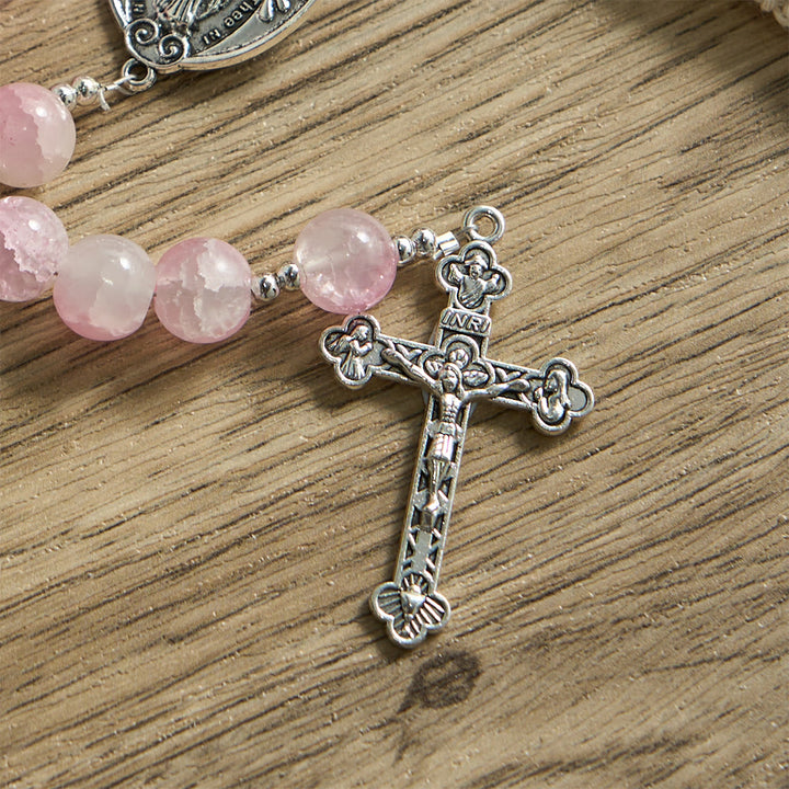 Rosenkranz aus hellgrünen Glasperlen von Christianartworkshop mit Rosenverzierungen und Wundermedaille - image 15