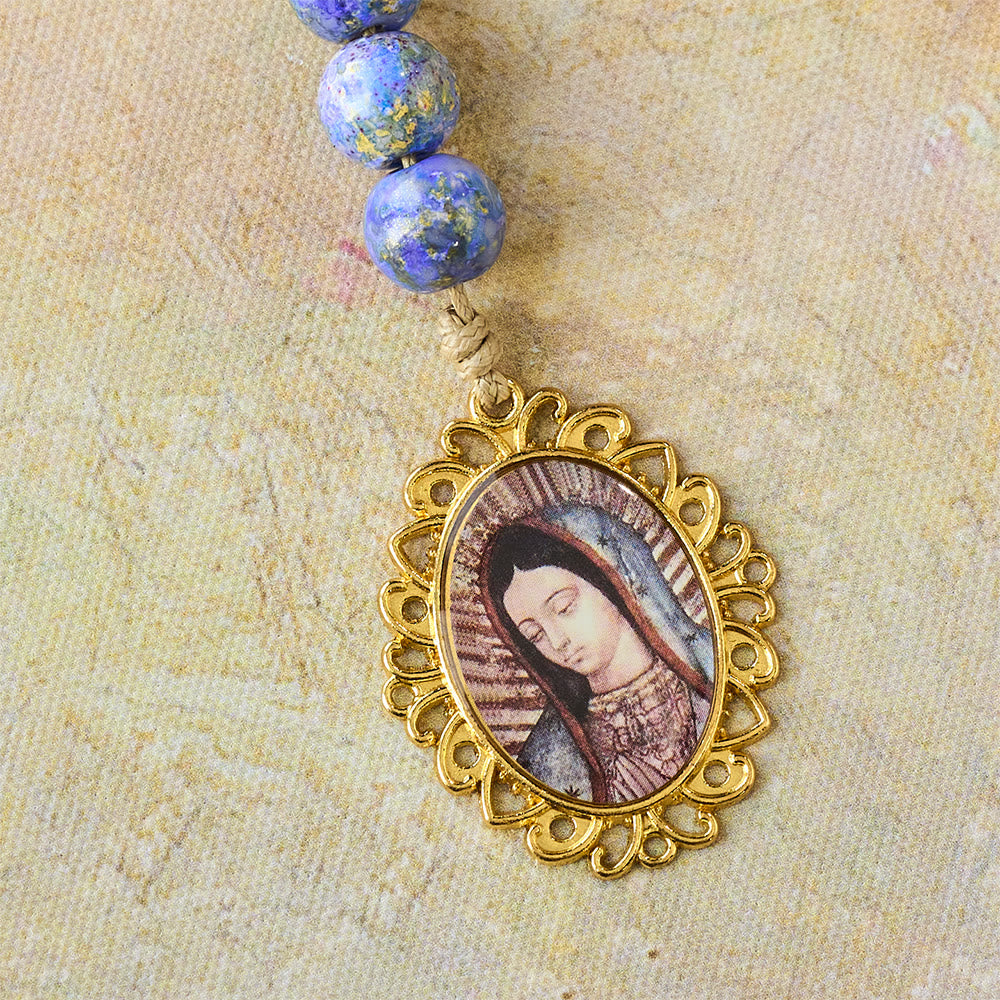 Rosenkranz „Sieben Schmerzen Mariens“ von Christianartworkshop mit lila-blauen Ölfarbenperlen und Marienmedaille - image 7